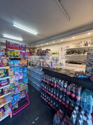   SPECIAL INVEST 4 boutiques pour 541 m² à vendre à CHELLES Chelles