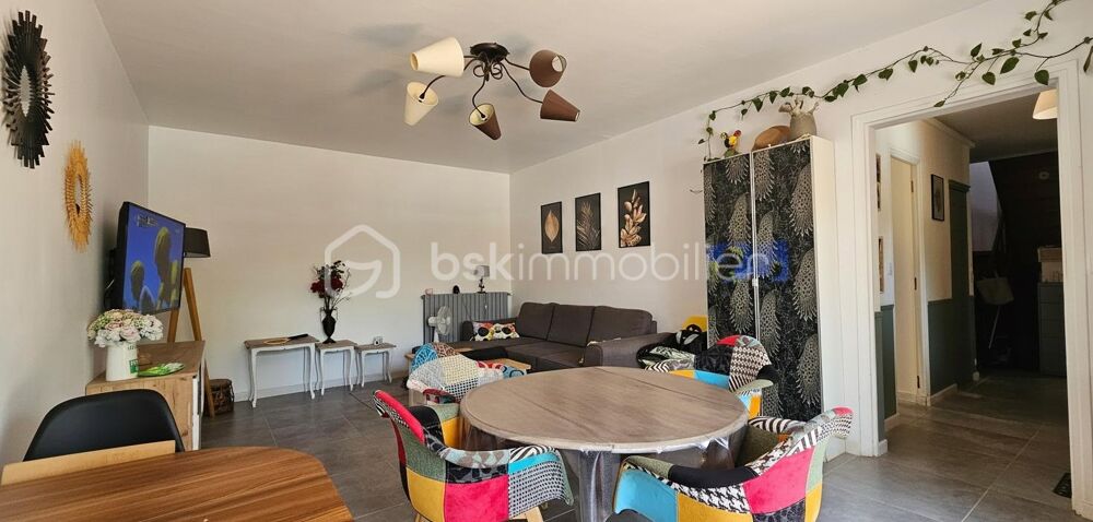 Vente Maison Maison familiale rénovée de 111,85 m² avec piscine, garage et atelier à Milhaud Milhaud