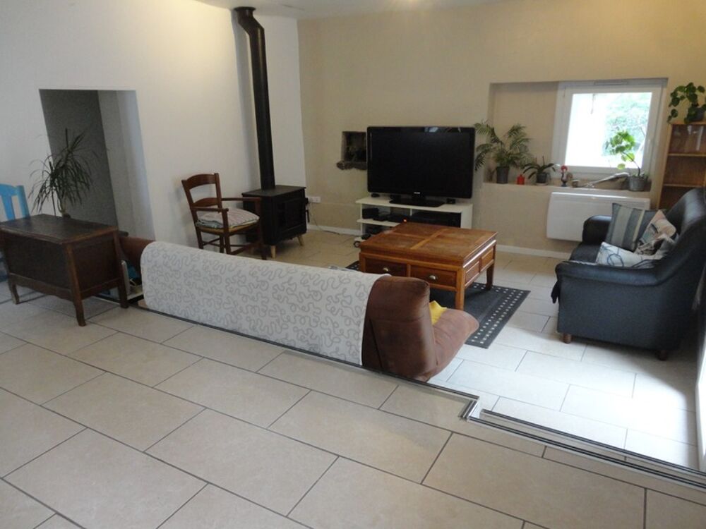 Dpt Pyrénées Orientales (66), à vendre REYNES, maison P6 de 136 m² sur terrain de 1.72 ha avec sous-sol et garage