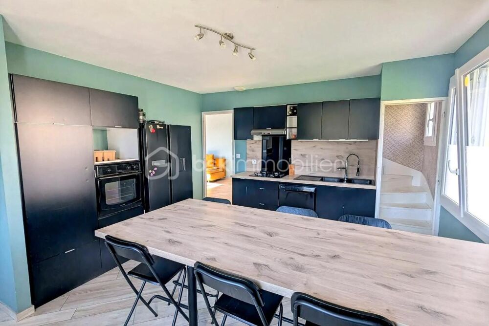 Vente Maison Maison familiale 6 chambres – Environnement calme – Accès rapide Rennes, Laval et Vitré La guerche de bretagne