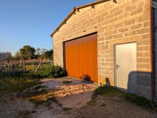  Remise / Grange à vendre 1 pièce 100 m² Les artigues de lussac