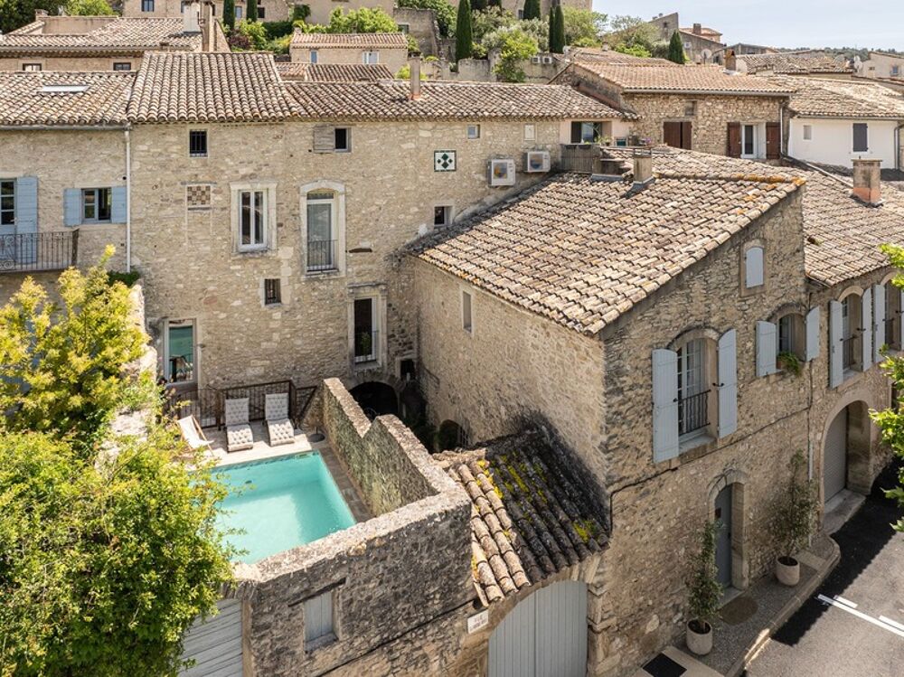 Maison de caractère (près de 320 m2, 5 chambres) avec cour intérieure, piscine & appartement indépendant (près de 135 m2, 2 cham