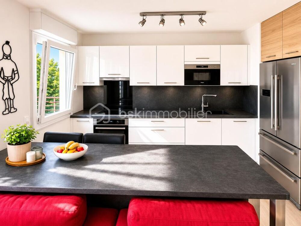 Vente Appartement RARE SUR LE SECTEUR – SUPERBE 3 PIÈCES AVEC BALCON, DOMOTIQUE & DOUBLE PARKING – RÉSIDENCE STANDING 2015 Livry gargan