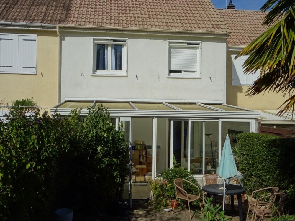 Vente Maison LIMOGES NORD BELLE MAISON MITOYENNE DES DEUX COTES SANS TRAVAUX 3/4 CHAMBRES CUISINE EQUIPEE PLUS UNE VERANDA Limoges