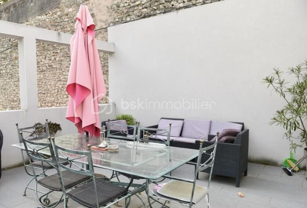 Vente Maison Grand ensemble immobilier de 367 m² avec terrain & Parking Arles