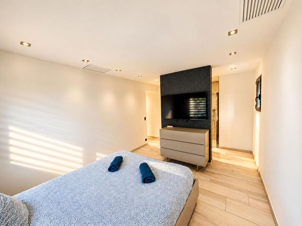Vente Villa Villa contemporaine 7 pièces avec piscine et appartement indépendant - Tour de Mare, Fréjus Frejus