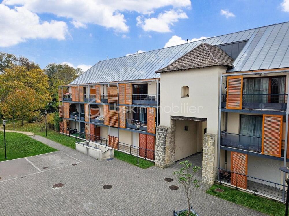 F3 dernier étage 69m² terrasse 10m² SUD parking DPE C