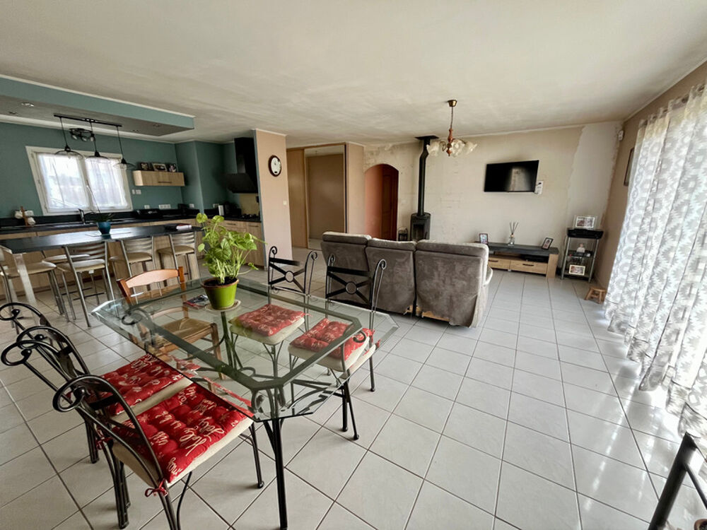 MOUZEUIL SAINT MARTIN (85370) CADRE CAMPAGNE VILLA PLAIN PIED 4 CHAMBRES AVEC ANNEXES SUR 2145 M² CLOS