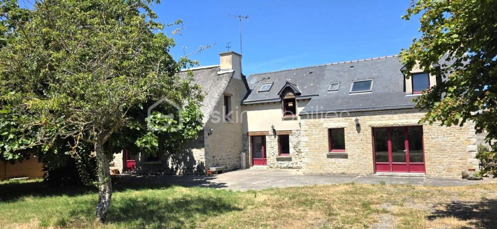 À 350m de la mer  Chaumière en pierre avec terrain en partie constructible !