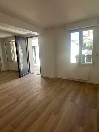  Appartement à louer 5 pièces 98 m²