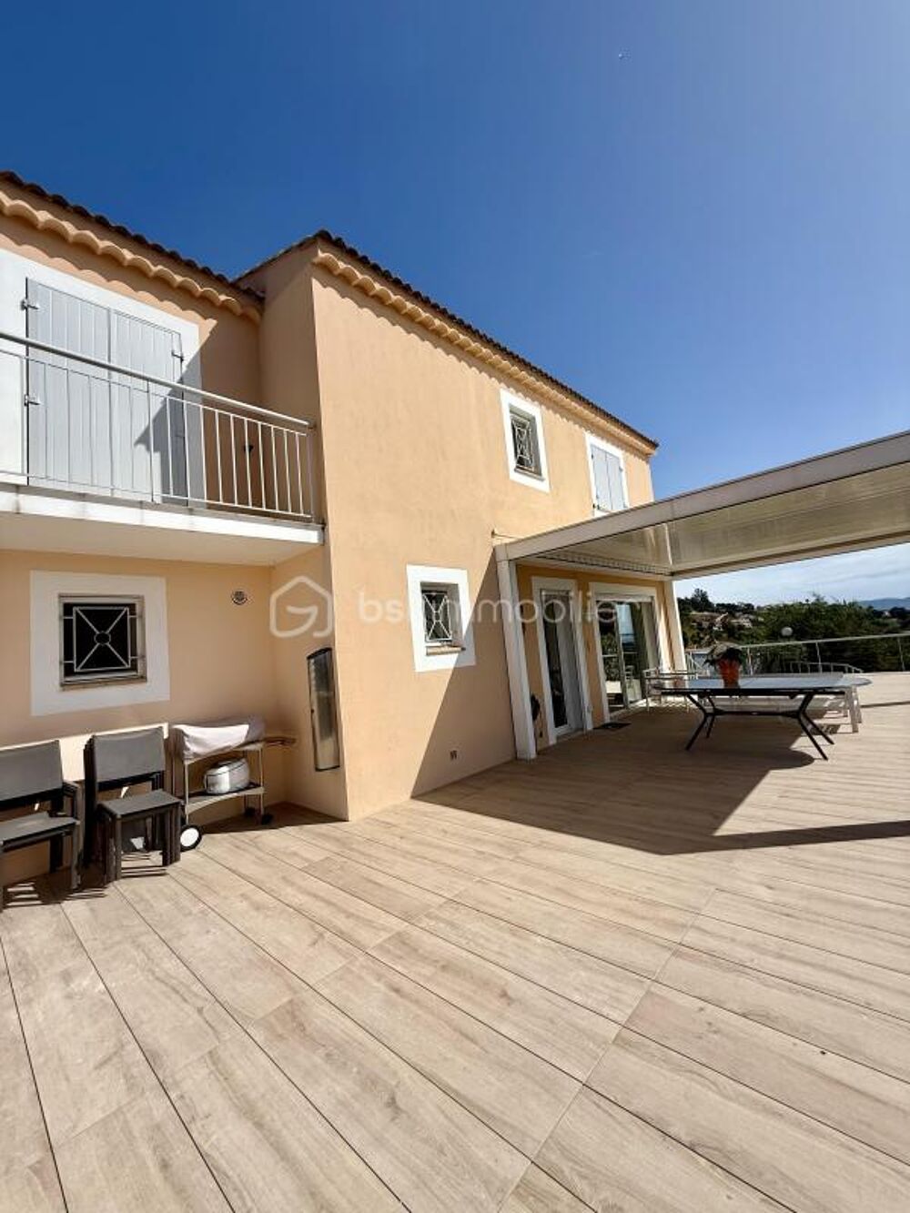 Coup de coeur à Mandelieu, maison vue mer et terrasse panoramique de 125m2