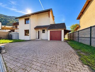 Location Maison À LOUER – Maison familiale avec jardin et garage – Le Versoud (38420) Le versoud