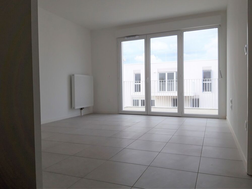 Beau T2 avec balcon et parking à AYTRE