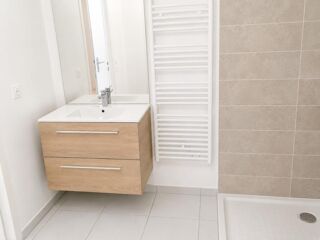  Appartement à louer 2 pièces 45 m²