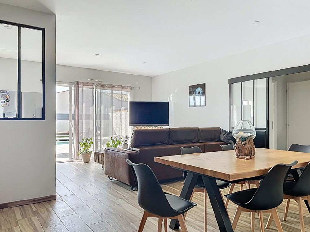 Maison de plain-pied - 2019 - 83 m² - 3 chambres - Jardin, piscine et garage