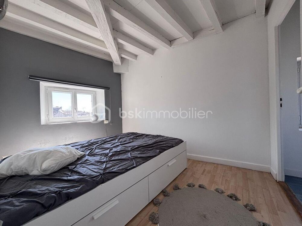 BEL APPARTEMENT T2 SOUS LES TOITS