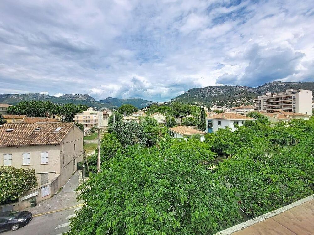 À vendre  Appartement 3 pièces avec balcons  Toulon secteur Saint Roch