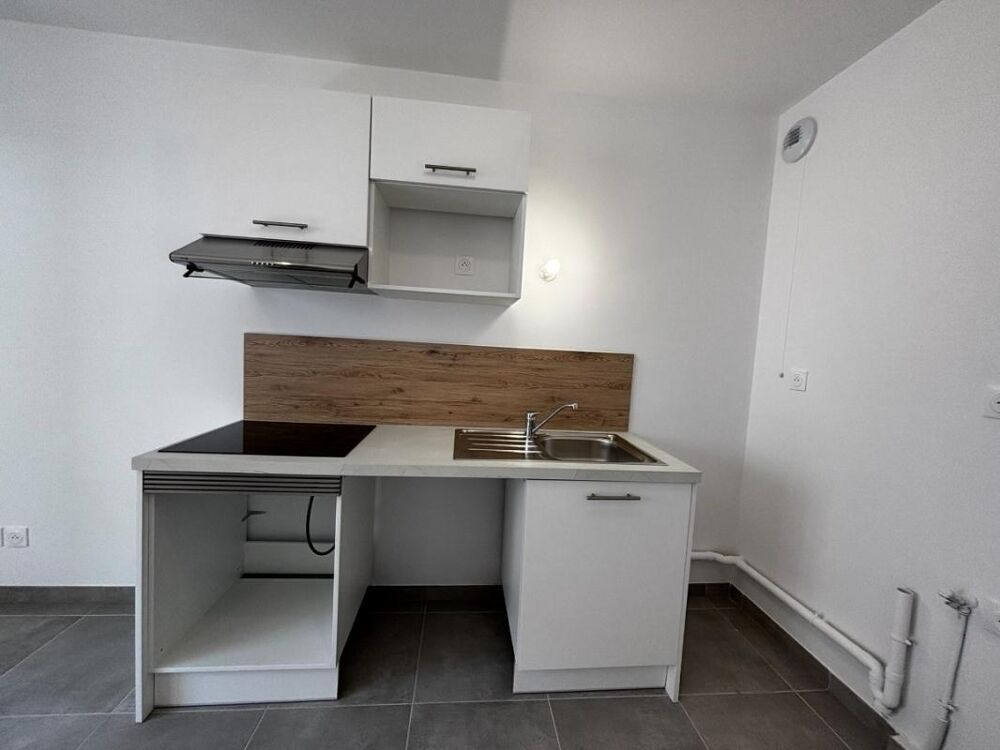 T1 NEUF avec terrasse et parking à MONTEUX