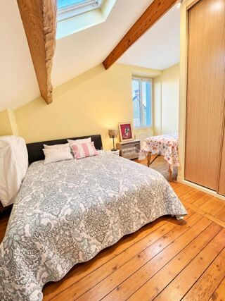 Location Maison MAISON DE VILLE - 5 PIECES - 123 M2 Chailly en biere