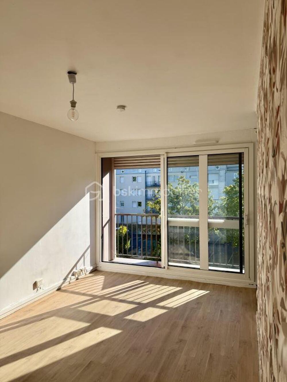 Proche des universités de Beaulieu et des lycées - Studio de 21 m² avec parking en sous-sol inclus
