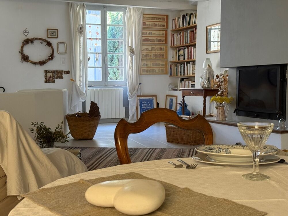 Maison de Village à vendre 118 m2 avec terrasse LOURMARIN (84)