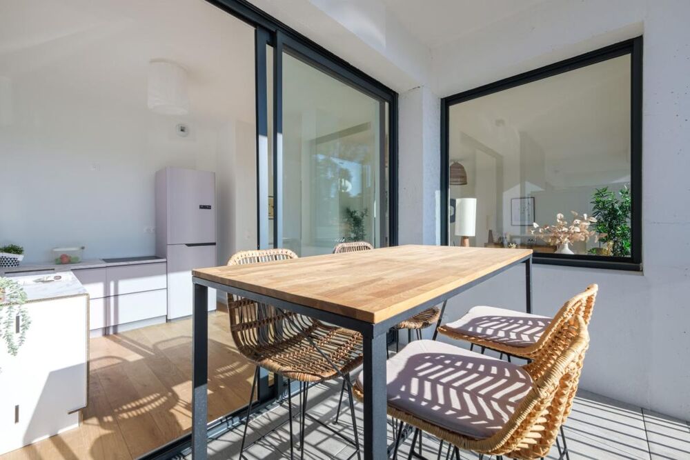 Vente Appartement SUPERBE DUPLEX 4 PIECES AVEC SA TERRASSE ET SON JARDIN PRIVATIF EN PLEIN COEUR BORDELAIS Bordeaux
