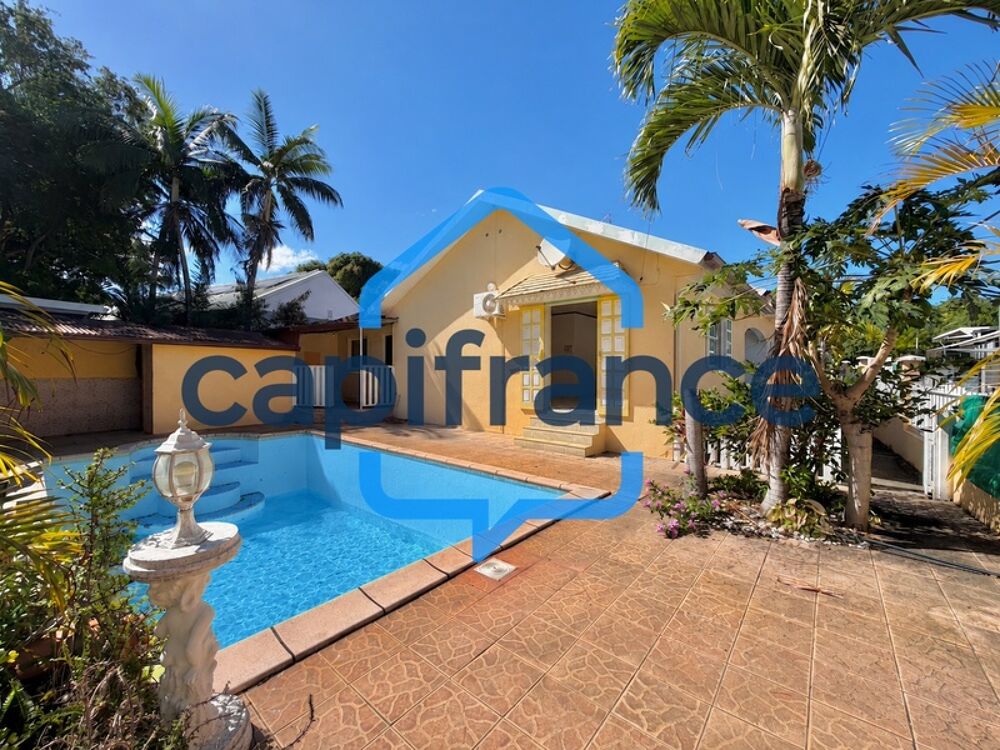 A vendre Villa T4 avec piscine et garage  La Rivière Saint-Louis 97421