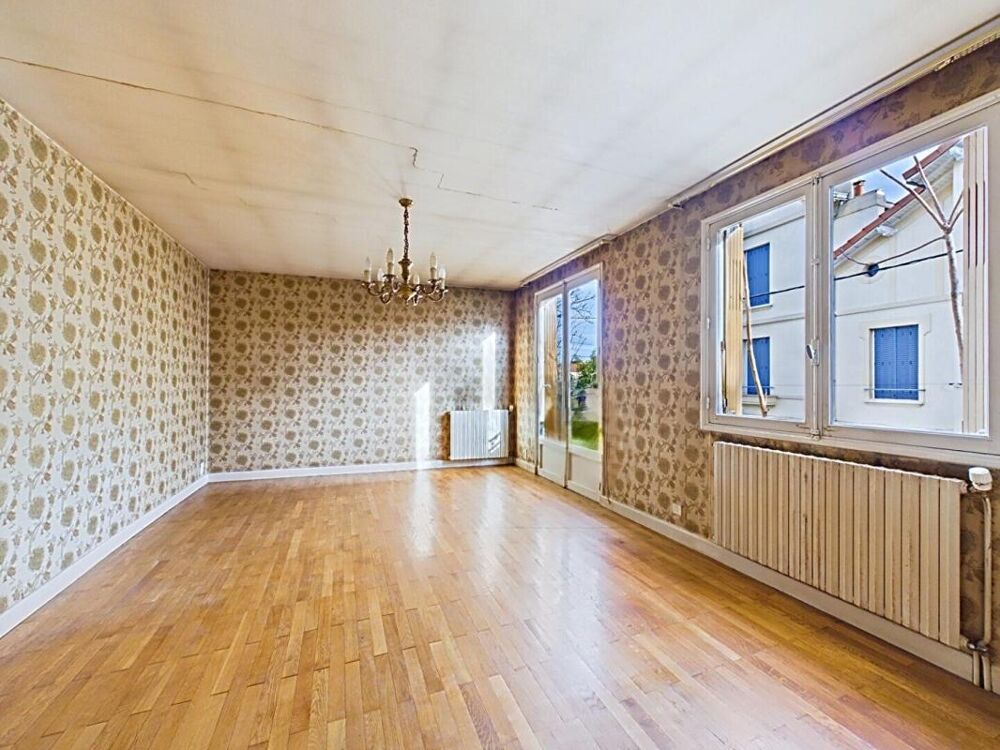 Vente Maison CLERMONT-FERRAND (63000)  - Parcelle de 304 m² en Zone UG avec Bâti à Reconvertir / Démolir , Vente en l'État , 107 000  FAI Clermont ferrand