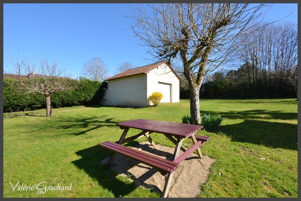 Vente Propriété/Château Propriété de charme avec dépendances et piscines  nature et calme – 6600 m² de terrain - Dordogne Saint germain du salembre