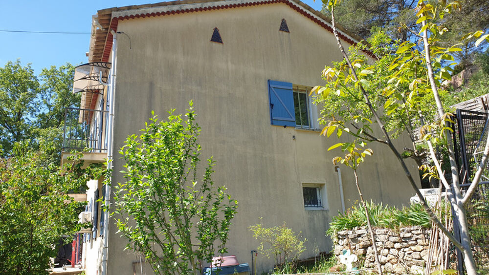 Villa T7 de 175 m2 avec garage sur 1800 m2 de terrain