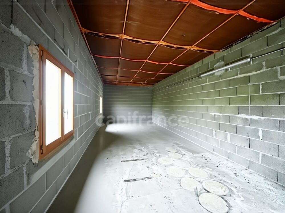   Dépôt / Local professionnel/ATELIER DE 171M2 – Roanne Roanne