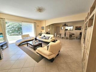  Villa à vendre 8 pièces 210 m²
