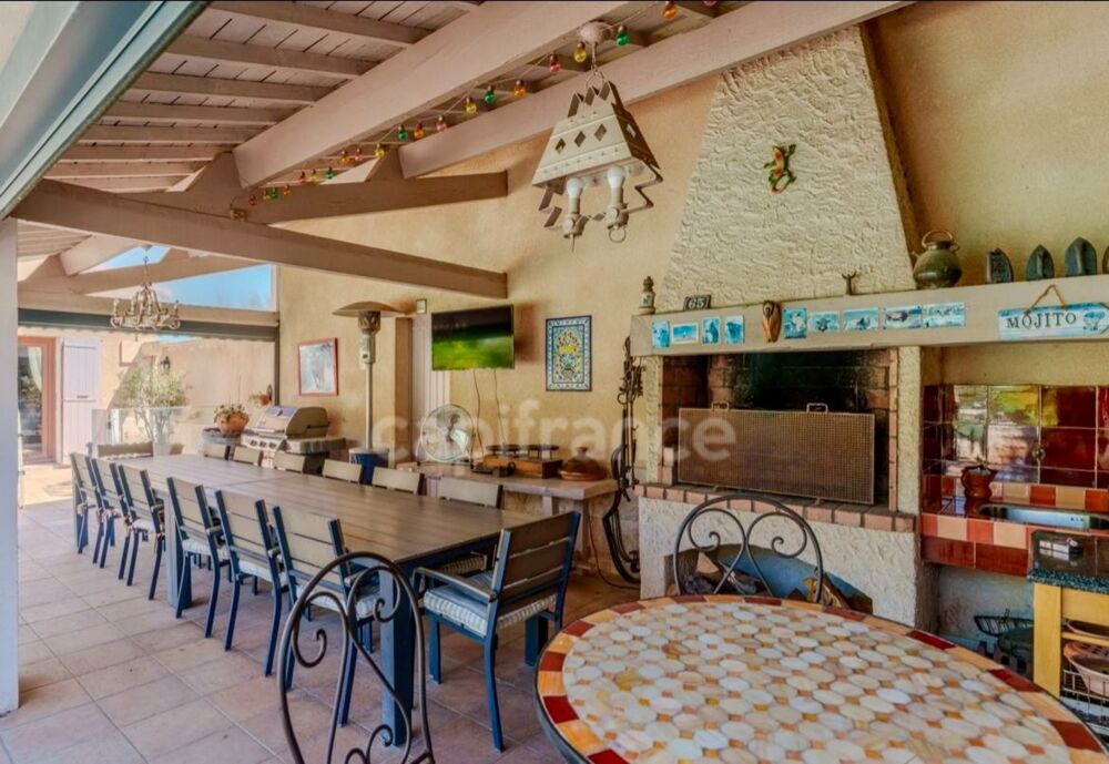 Propriete à vendre 11 pièces FONTVIEILLE (13)