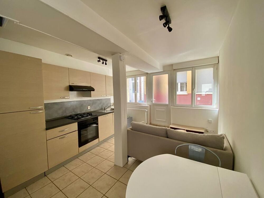 Location Maison Maison de ville meublée avec extérieur. Centre-ville de Bolbec  3 pièce(s) 42 m2 Bolbec