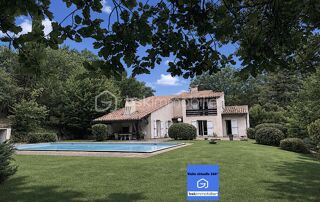  Villa à vendre 8 pièces 249 m²