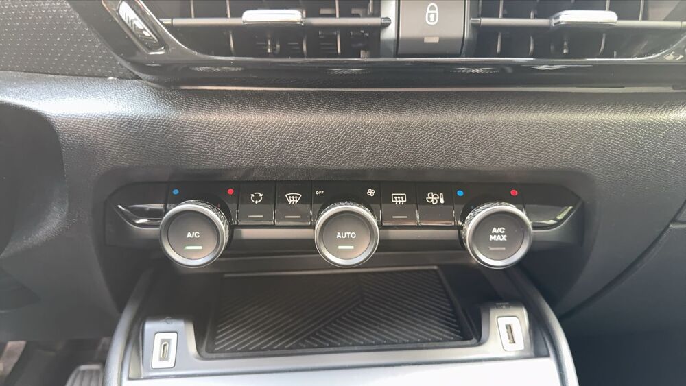 C4 1.2 PureTech 130 Feel 2021 occasion 44240 La Chapelle Sur Erdre