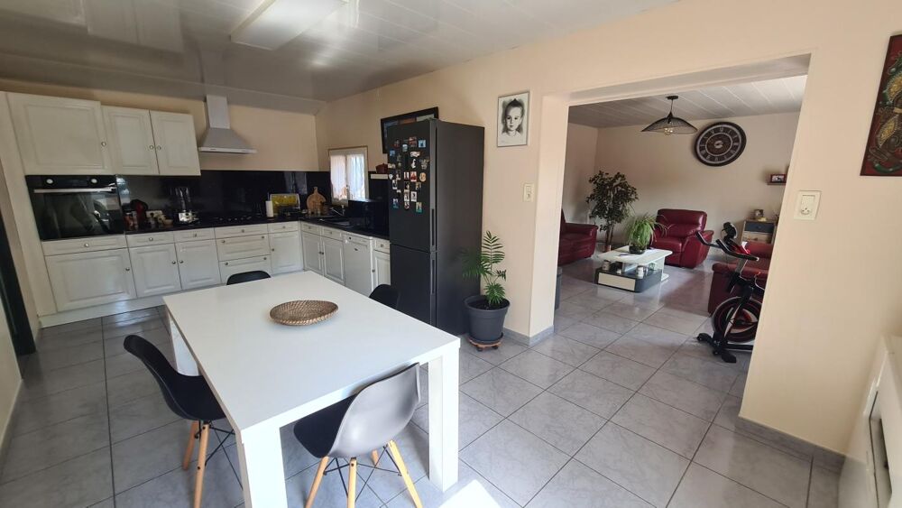 Charmante maison de plain pied à vendre sur Ambarès avec un grand jardin arboré
