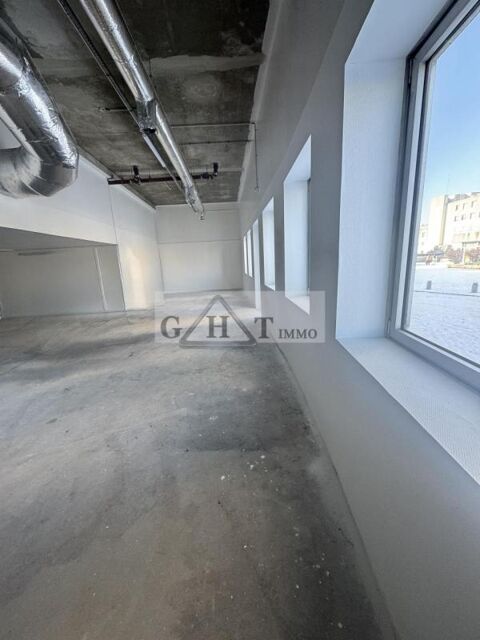   ENTREPÔT DE 494M² À LOUER À IVRY-SUR-SEINE (lot 1110) 