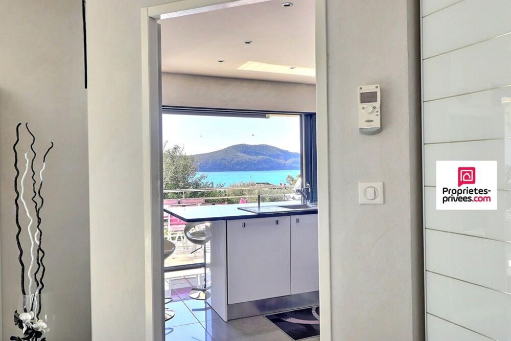 � vendre  Propri�t�/ch�teau Saint-Cyr-sur-Mer (83270)