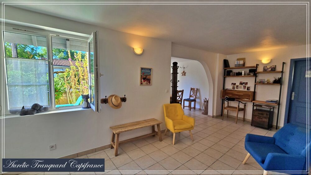 Vente Maison Maison à vendre 6 pièces VARAIZE (17) avec vie PLAIN-PIED possible - GRAND GARAGE - LUMINEUSE Varaize