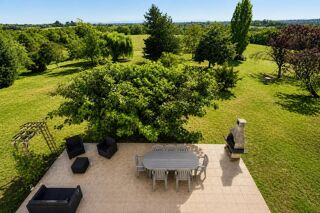 Vente Maison Domaine piscine interieur 2 bâtiments plus de 300m² à Montsoué Montsoue