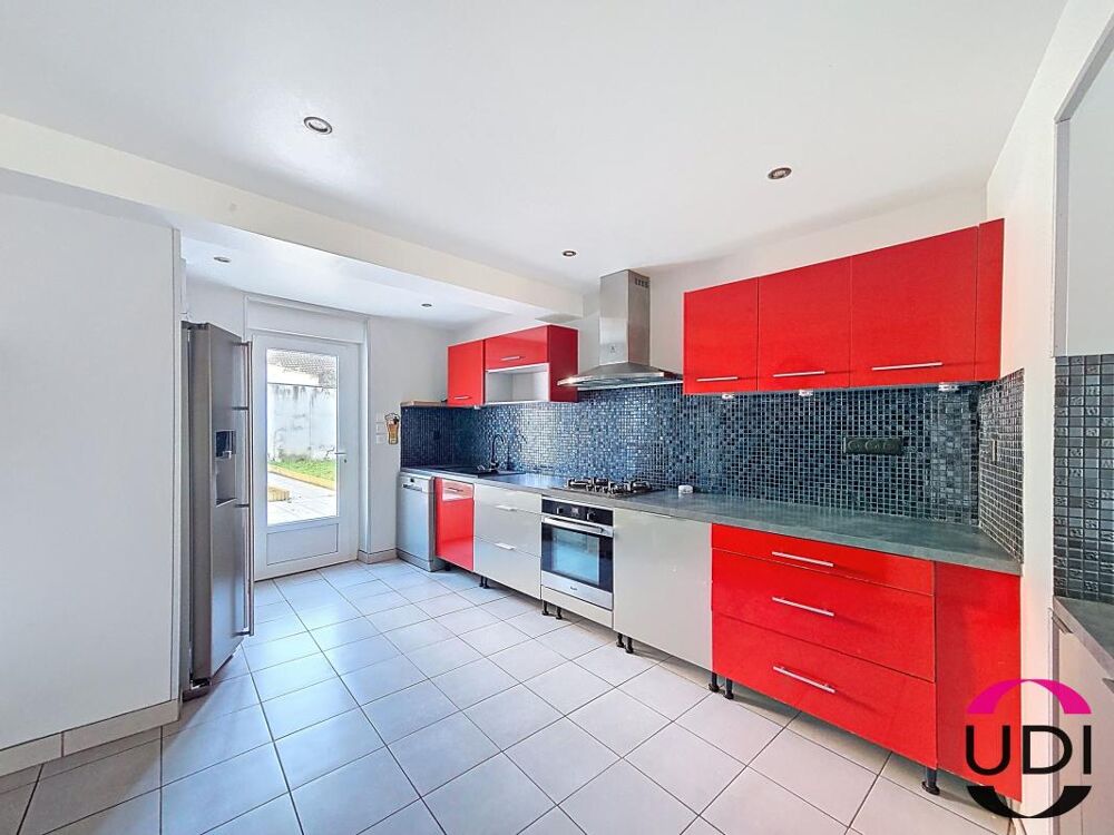 Vente Maison Maison de Ville - 3 chambres - À Vendre Montlucon