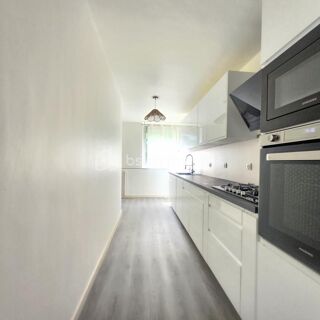  Appartement à louer 3 pièces 74 m²