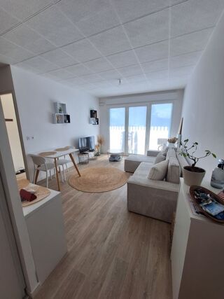  Appartement à louer 2 pièces 42 m²