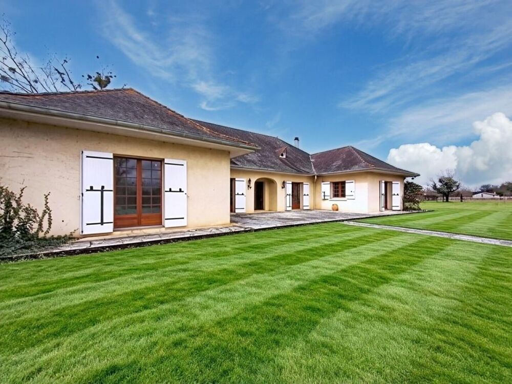 Vente Maison Maison de caractère avec un lac privé Saint denis de pile
