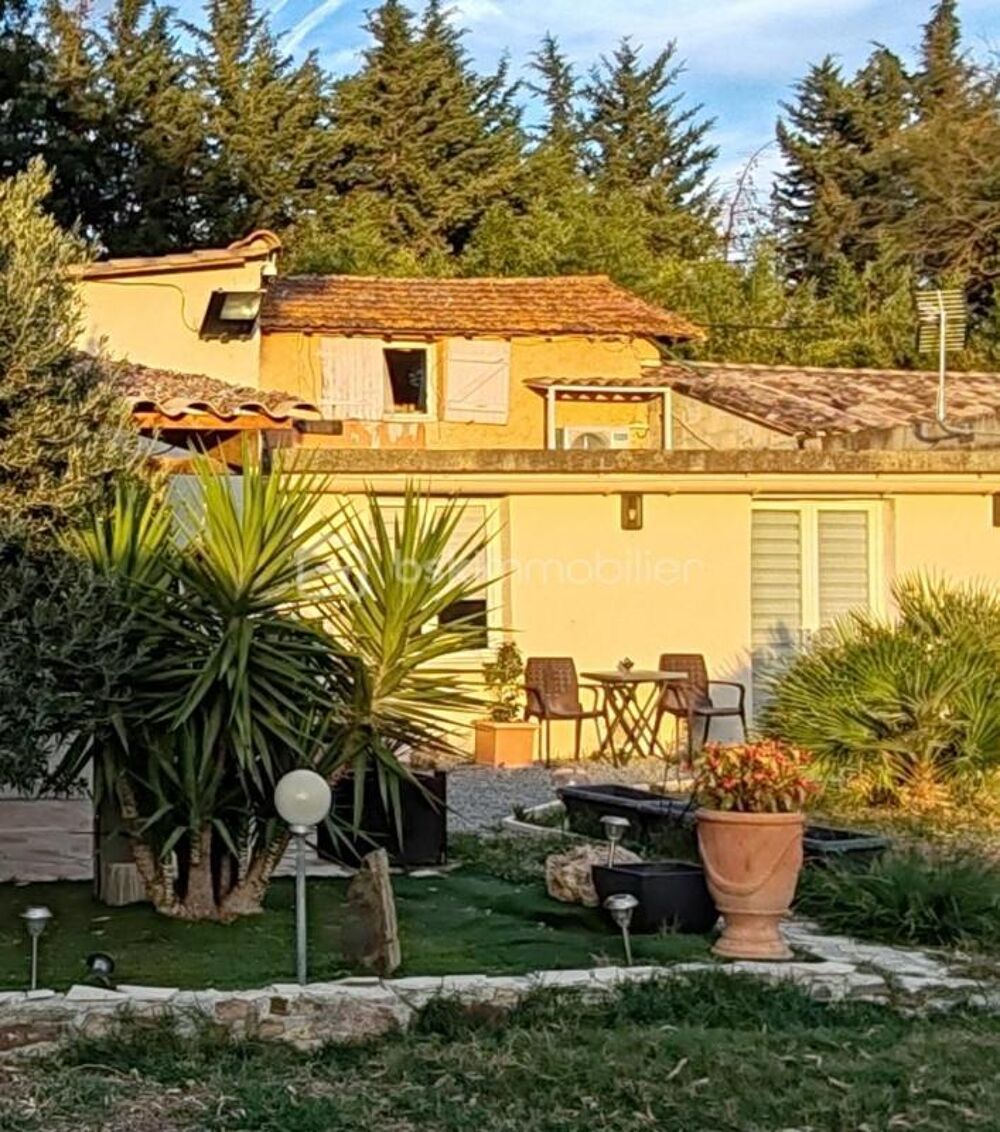 Vente Maison Terrain voyageur avec 3 appartements de 65 m2 & de 40 m2 5 emplacements caravanes Frejus