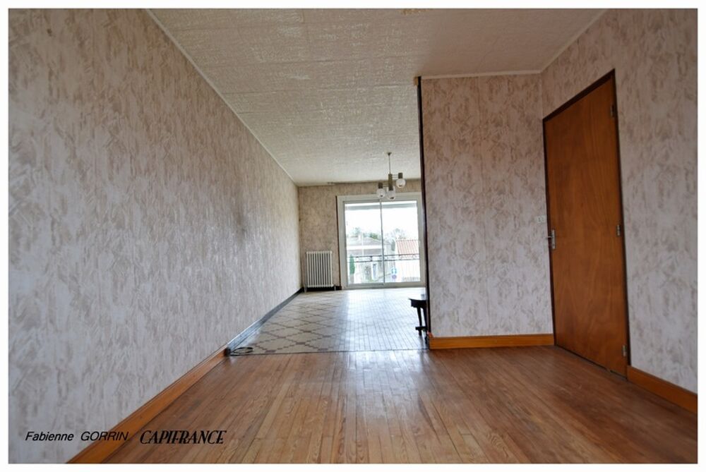 Maison à vendre pièces (17)PUIBOREAU, MAISON A ETAGE AVEC REZ DE CHAUSSEE AMENAGE EN APPARTEMENT, 5 CHAMBRES, GARAGE, VERANDA,
