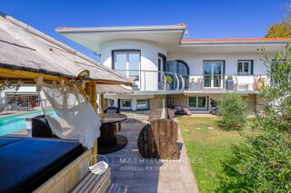  Maison à vendre 7 pièces 216 m²