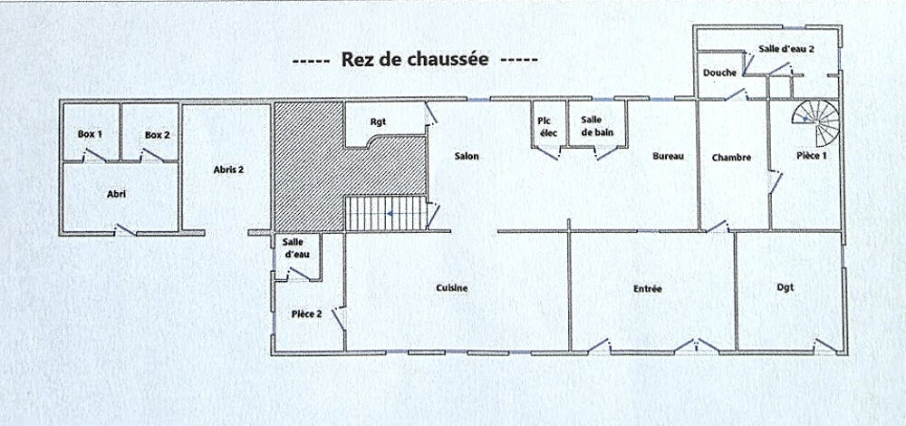 Longère Ste Scolasse Sur Sarthe 3 chambres 184 m2 dépendances, 20 boxes