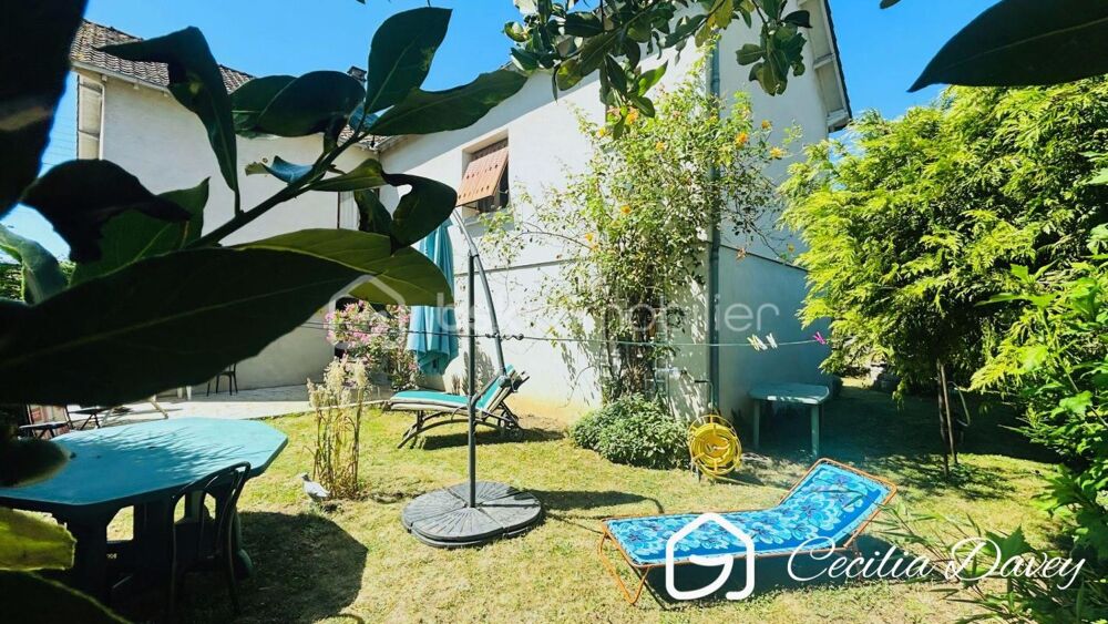 *** Nouveauté : Maison idéalement située en plein coeur de ville avec jardin et double garage***